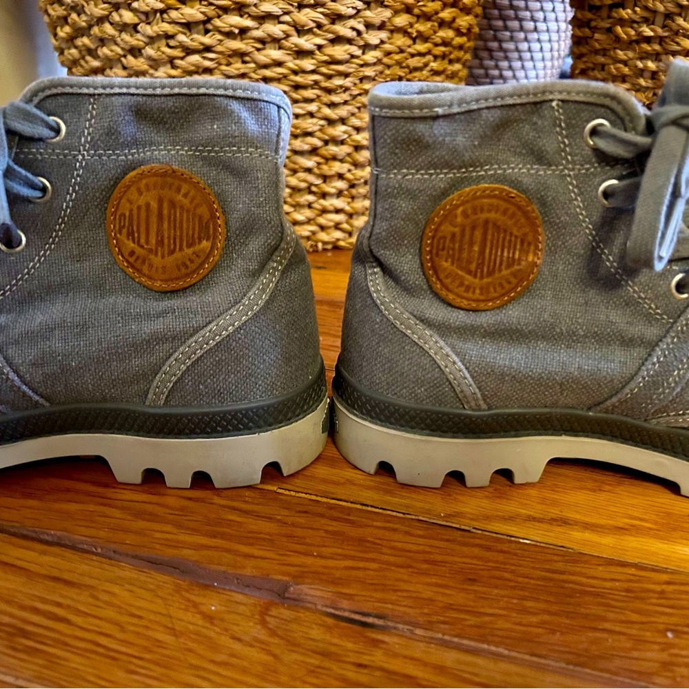 NIB Palladium Pallabrouse Men’s Ankle Chukka Boots 8.5